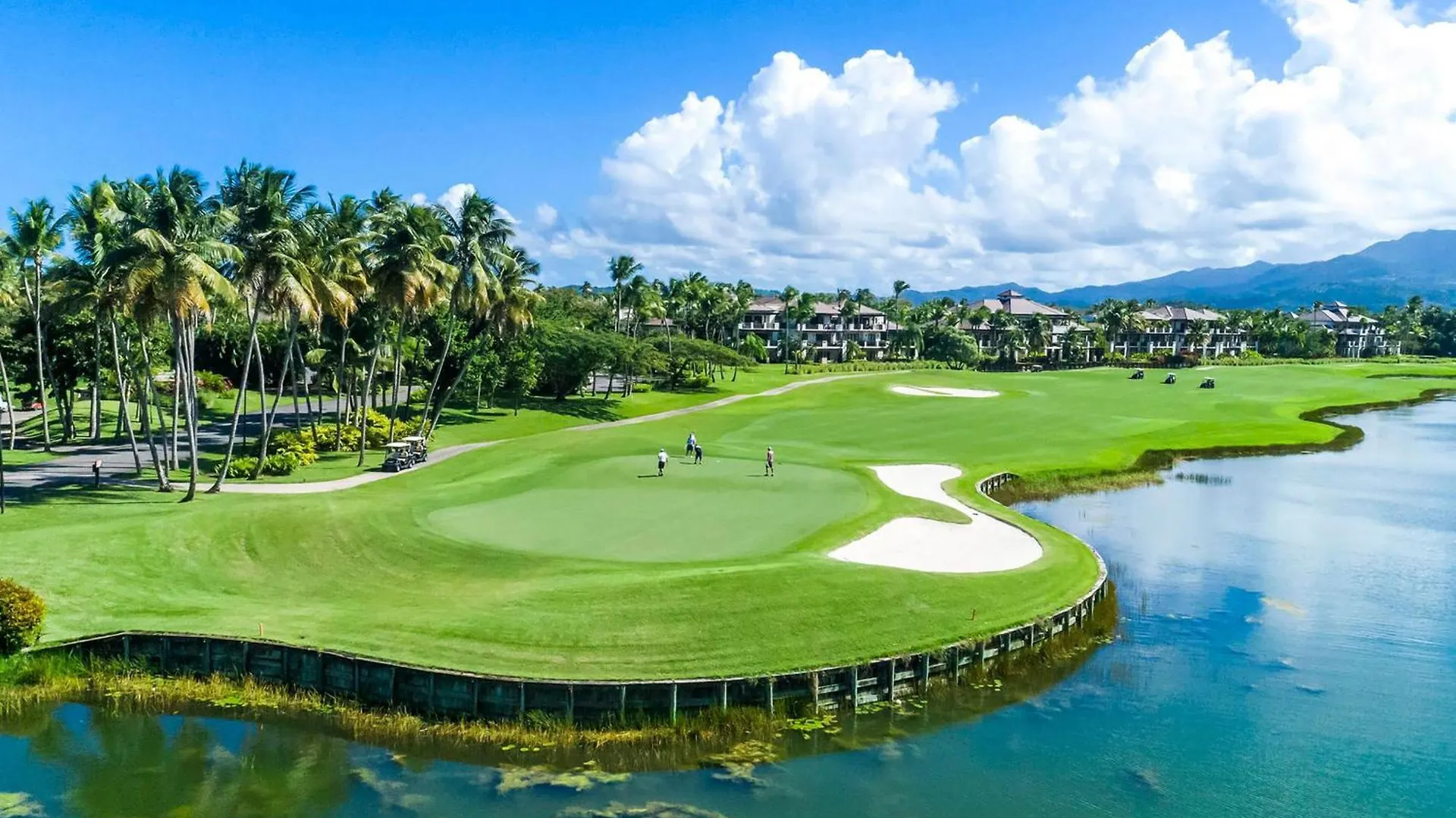 St. Regis Bahia Beach Resort, Puerto Rico Río Grande
